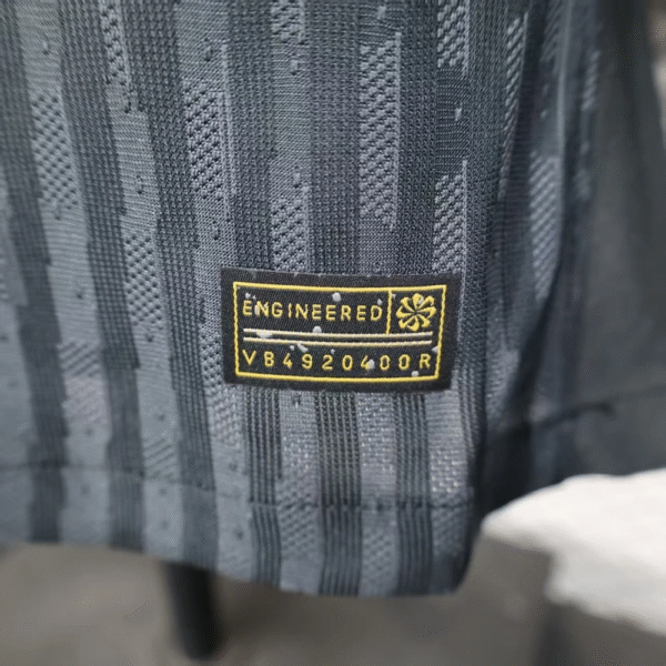 Paris Saint-Germain 2025/26 4º Equipación