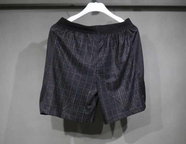 Tottenham Hotspur 2025/26 3º Equipación